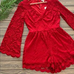 ❤️Beautiful boutique Red lace romper shorts Size S